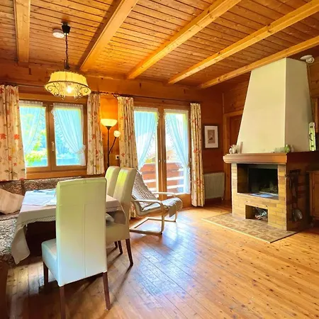 Chalets Zöhrer - Wohnen am Wasser Weissensee Zimmer foto