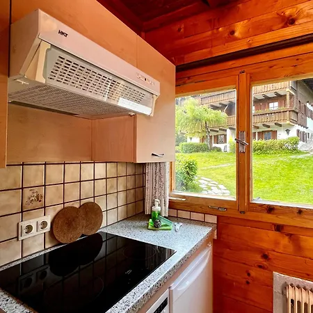 Chalets Zöhrer - Wohnen am Wasser Weissensee Zimmer foto